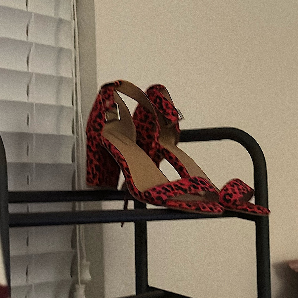 Torrid size 7ww fuschia pink leopard print heels
